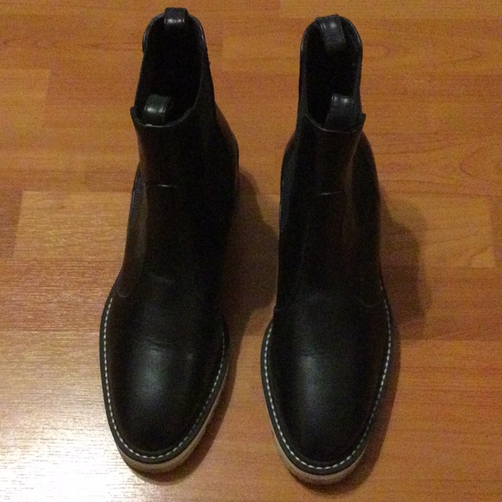 Aquatalia  boots size 8